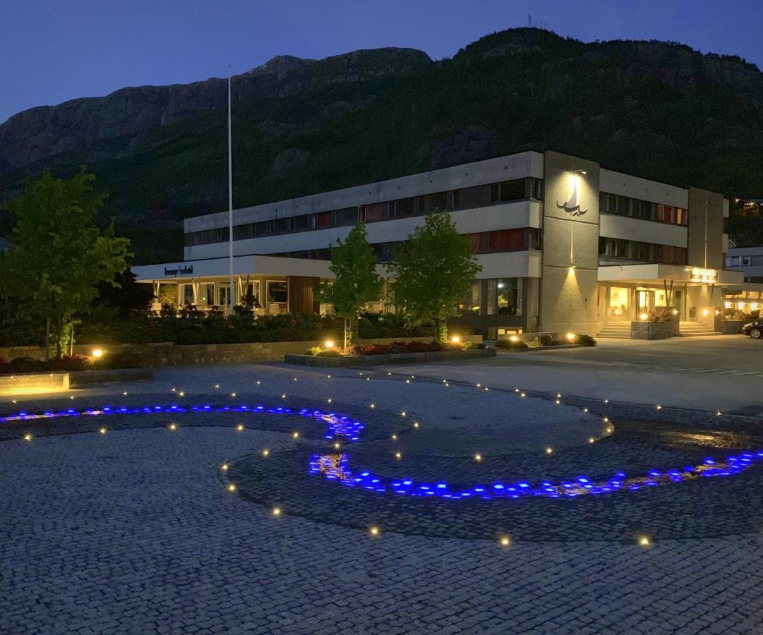 Bremanger Fjord Hotell Svelgen Kültér fotó