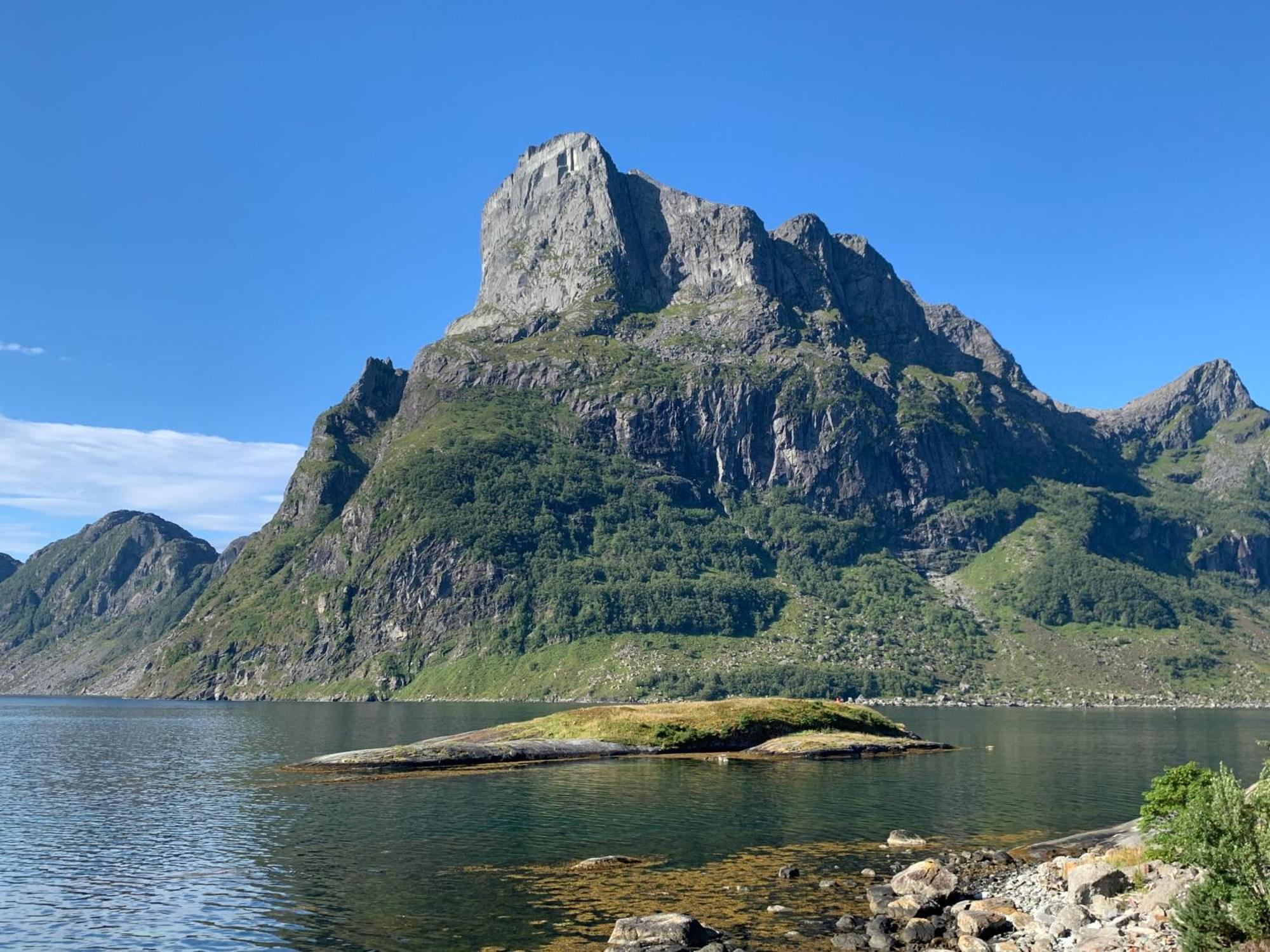 Bremanger Fjord Hotell Svelgen Kültér fotó
